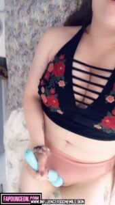 Hannahbee840 Female Next Door Busty Girl Bisexual Caucasian