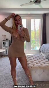Lauren Drain Babe Athletic Body Strip Youtuber Blue Eyes
