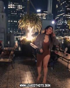 Dajinism Asian Curvy Body Female Brown Hair Bisexual Girl
