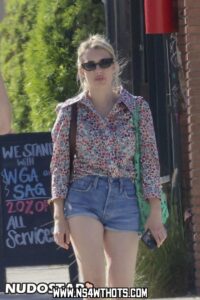 Emma Roberts Instagram Slim Body Leaks Small Breasts