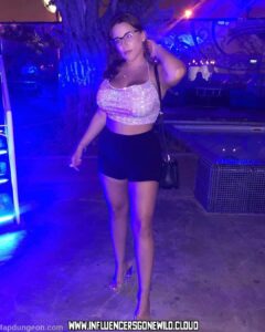 Hila_sissonn Brown Eyes Bisexual Girl Influencer Brown Hair