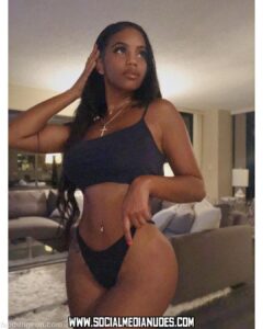 Iitzmimii Brown Eyes Influencer American Huge Breasts
