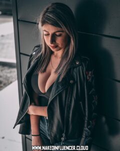 Mariana Dias Caucasian Pretty Curvy Body Portuguese Bisexual