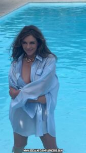 Elizabeth Hurley Big Breasts Caucasian Green Eyes Influencer